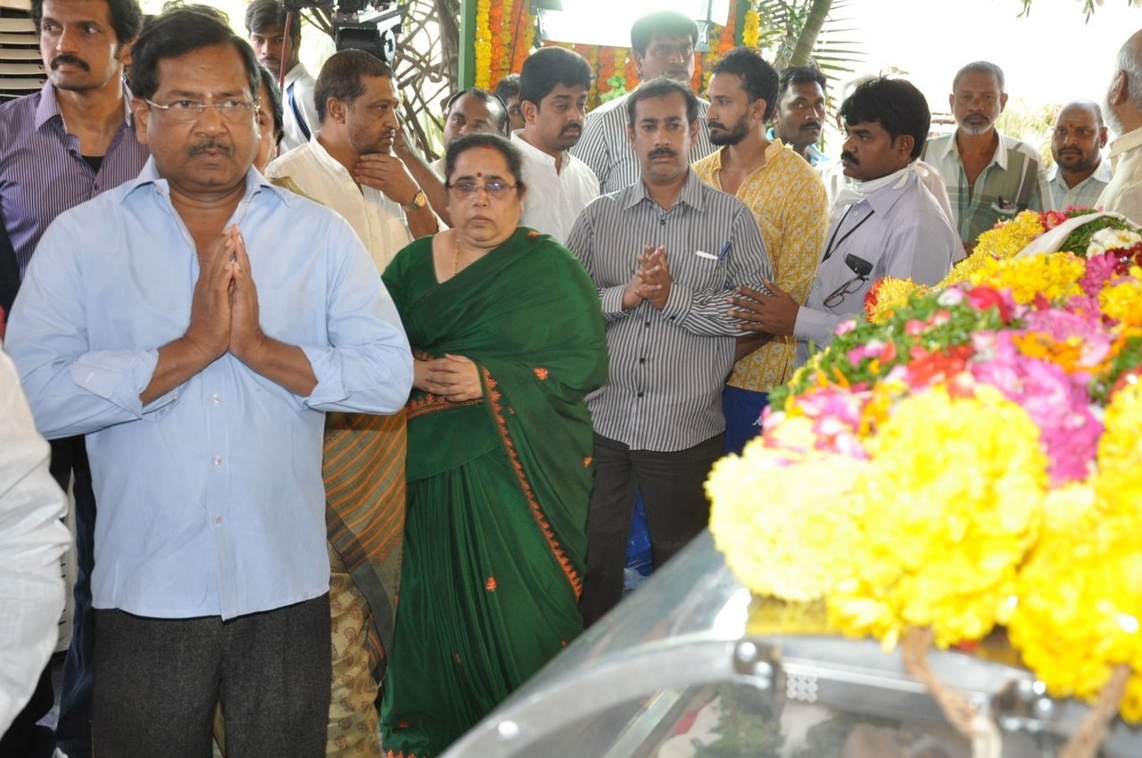 D Ramanaidu Anthima Yatra 05 - 47 / 110 photos