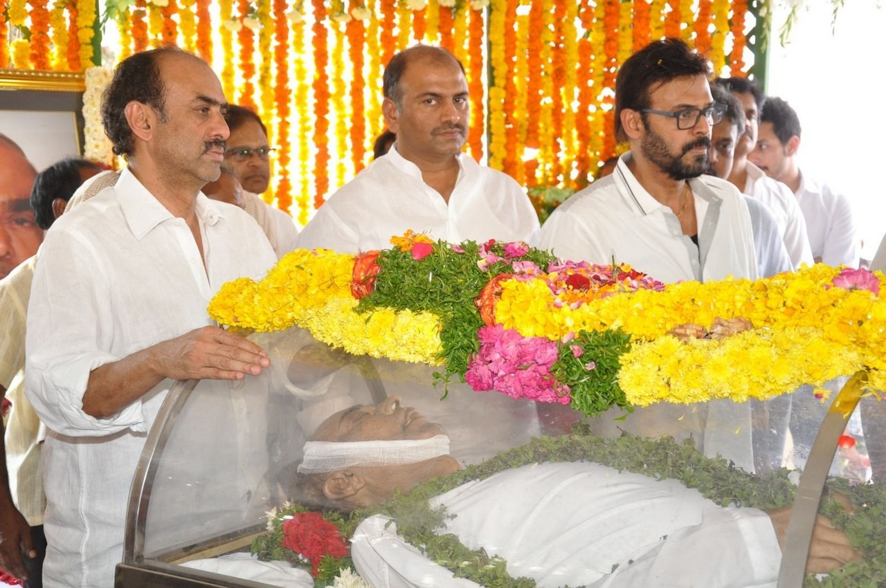 D Ramanaidu Anthima Yatra 05 - 102 / 110 photos