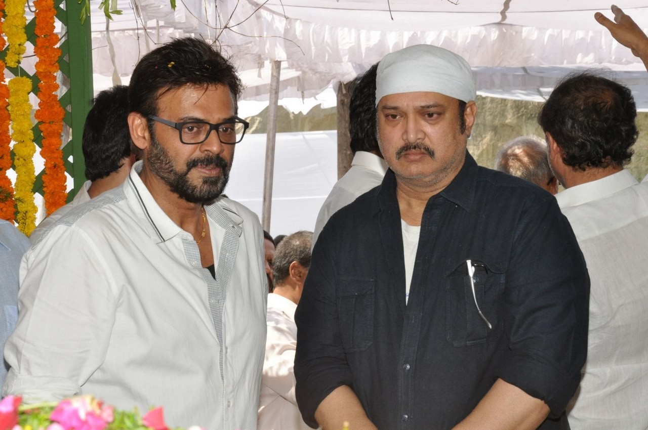 D Ramanaidu Anthima Yatra 05 - 104 / 110 photos