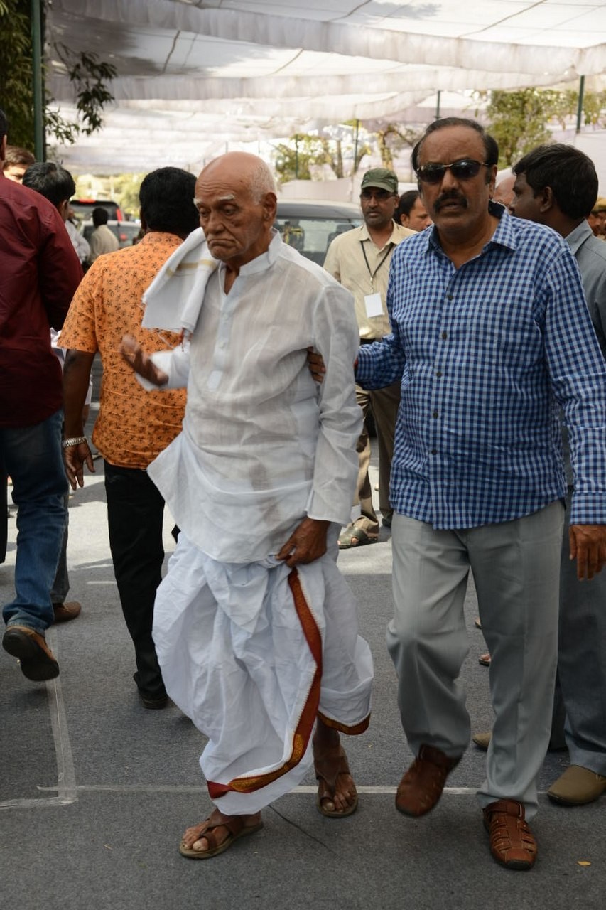 D Ramanaidu Anthima Yatra 06 - 5 / 141 photos