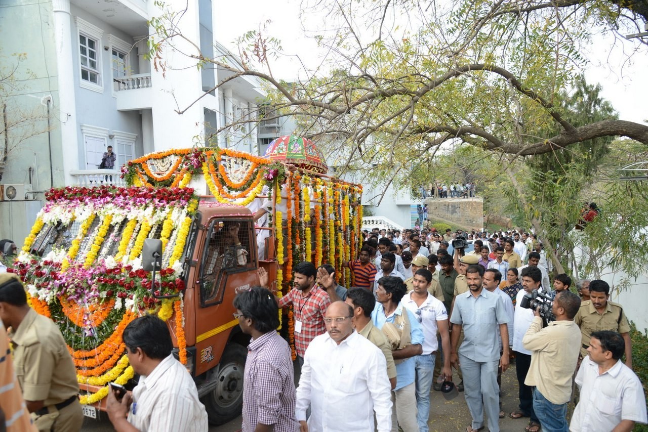 D Ramanaidu Anthima Yatra 06 - 13 / 141 photos