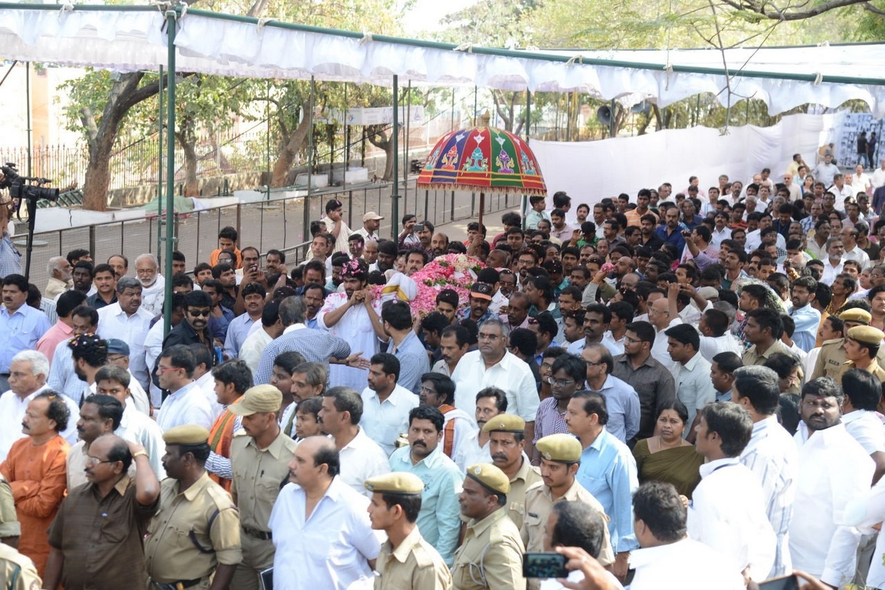 D Ramanaidu Anthima Yatra 06 - 16 / 141 photos