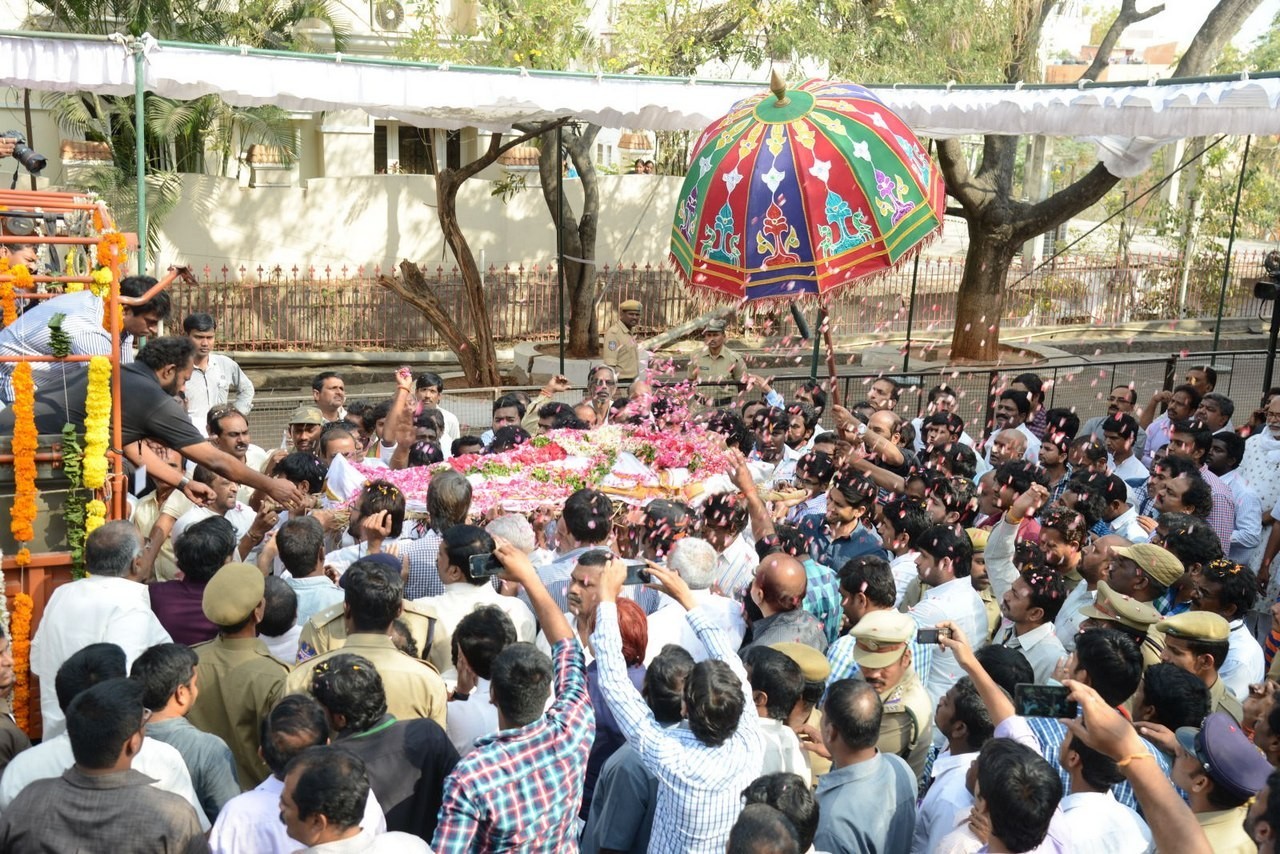 D Ramanaidu Anthima Yatra 06 - 26 / 141 photos