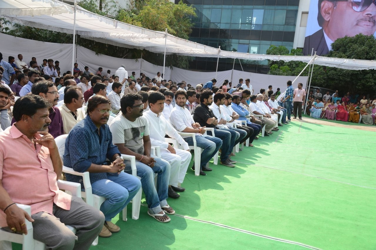 D Ramanaidu Anthima Yatra 06 - 30 / 141 photos