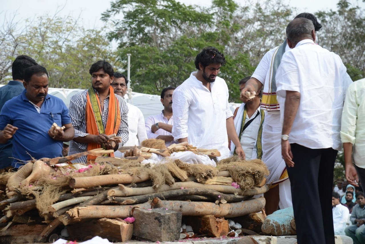 D Ramanaidu Anthima Yatra 06 - 43 / 141 photos
