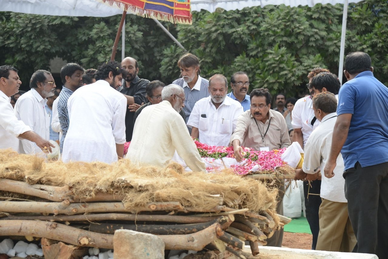 D Ramanaidu Anthima Yatra 06 - 62 / 141 photos