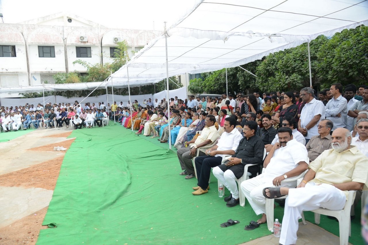 D Ramanaidu Anthima Yatra 06 - 98 / 141 photos