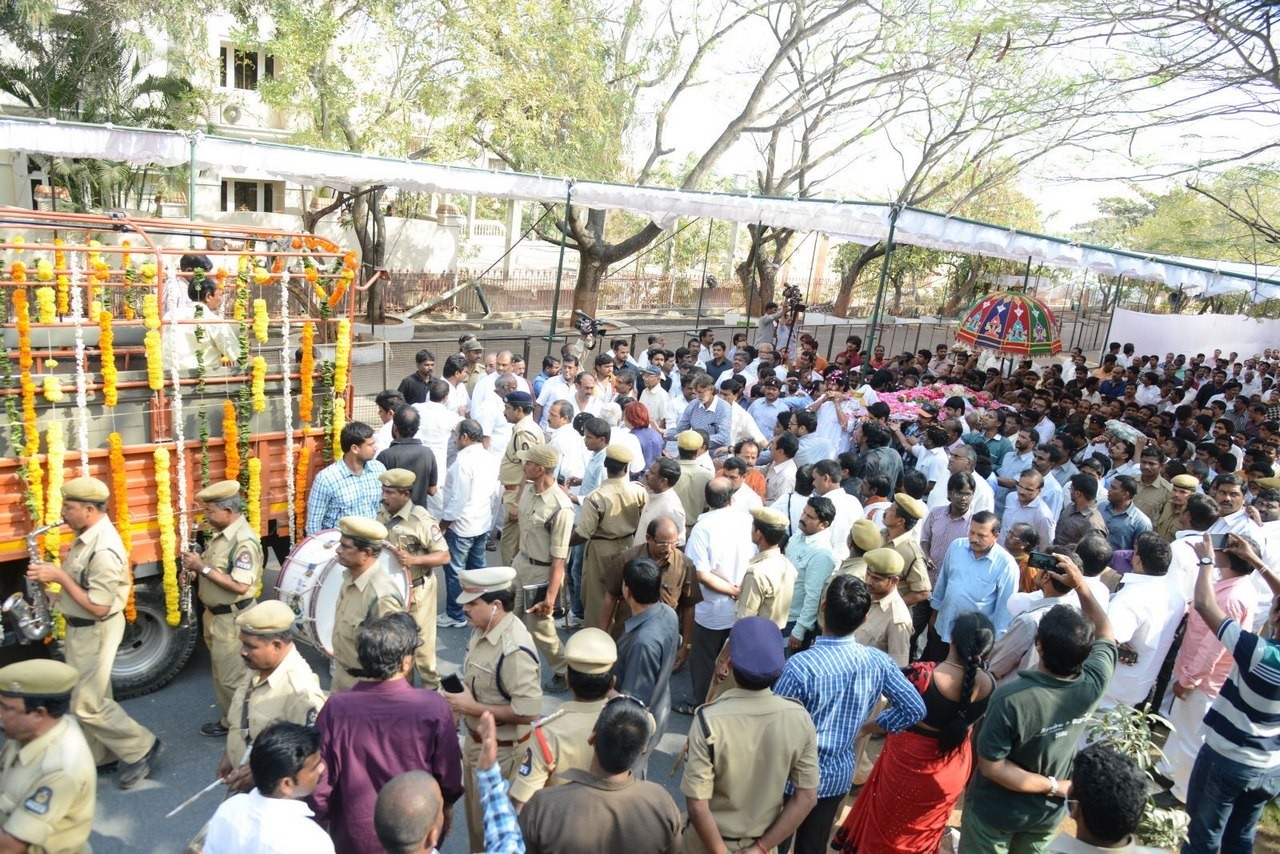 D Ramanaidu Anthima Yatra 06 - 100 / 141 photos