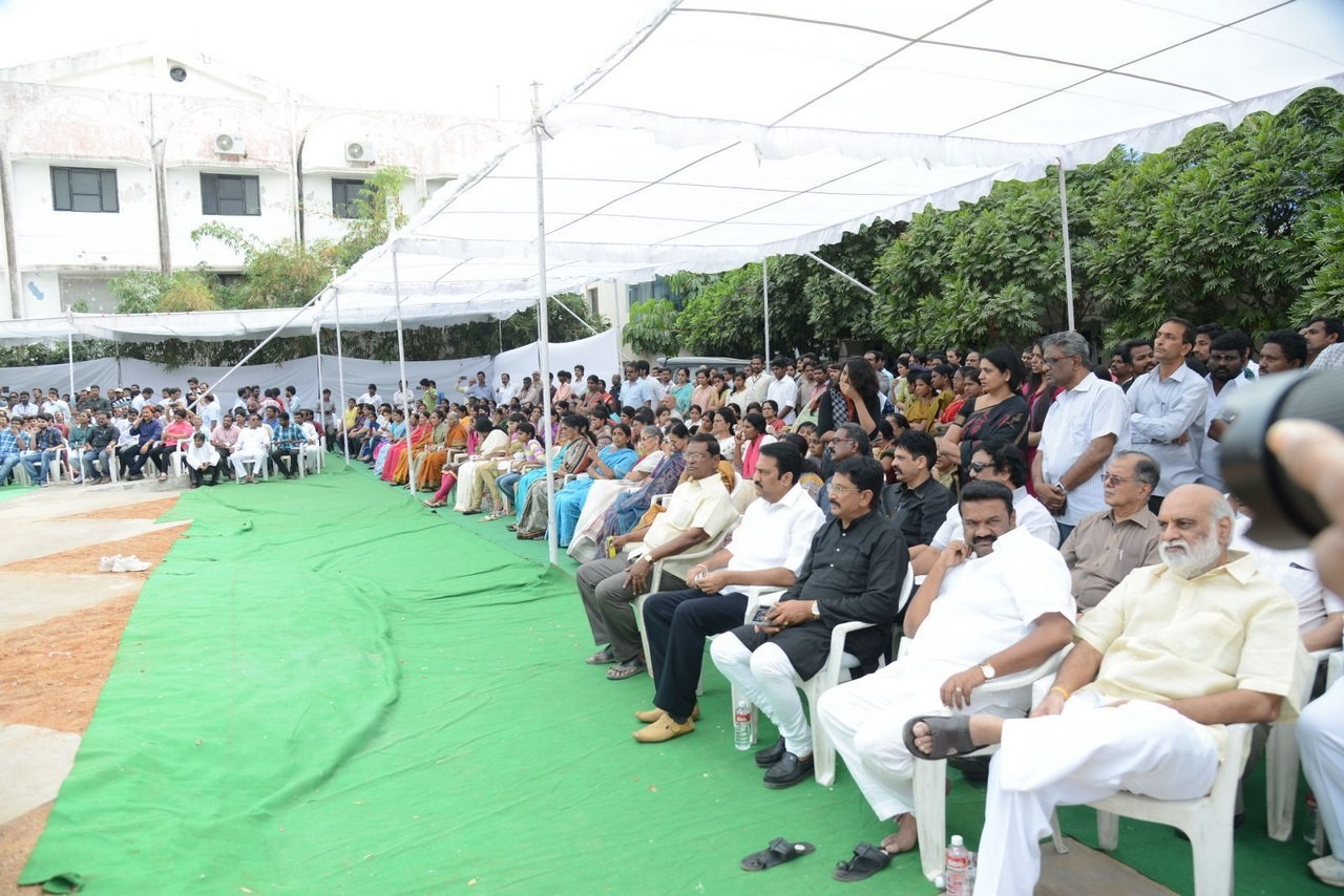 D Ramanaidu Anthima Yatra 06 - 124 / 141 photos