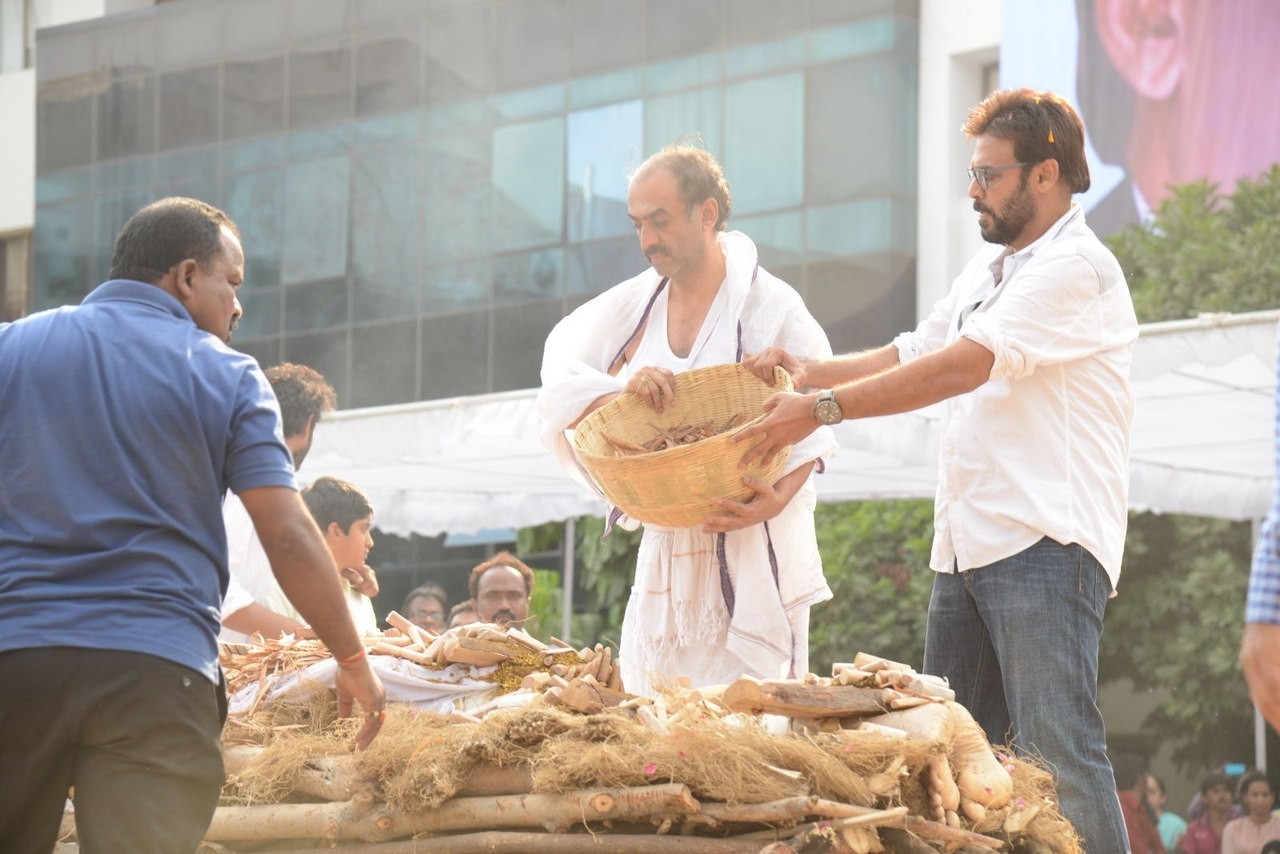 D Ramanaidu Anthima Yatra 06 - 129 / 141 photos