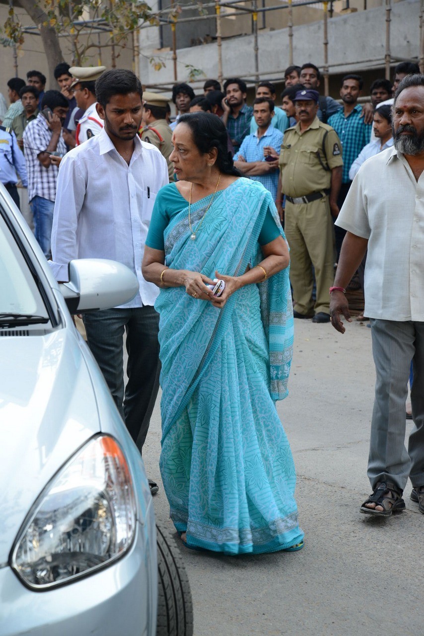 D Ramanaidu Condolences Photos 01 - 4 / 162 photos