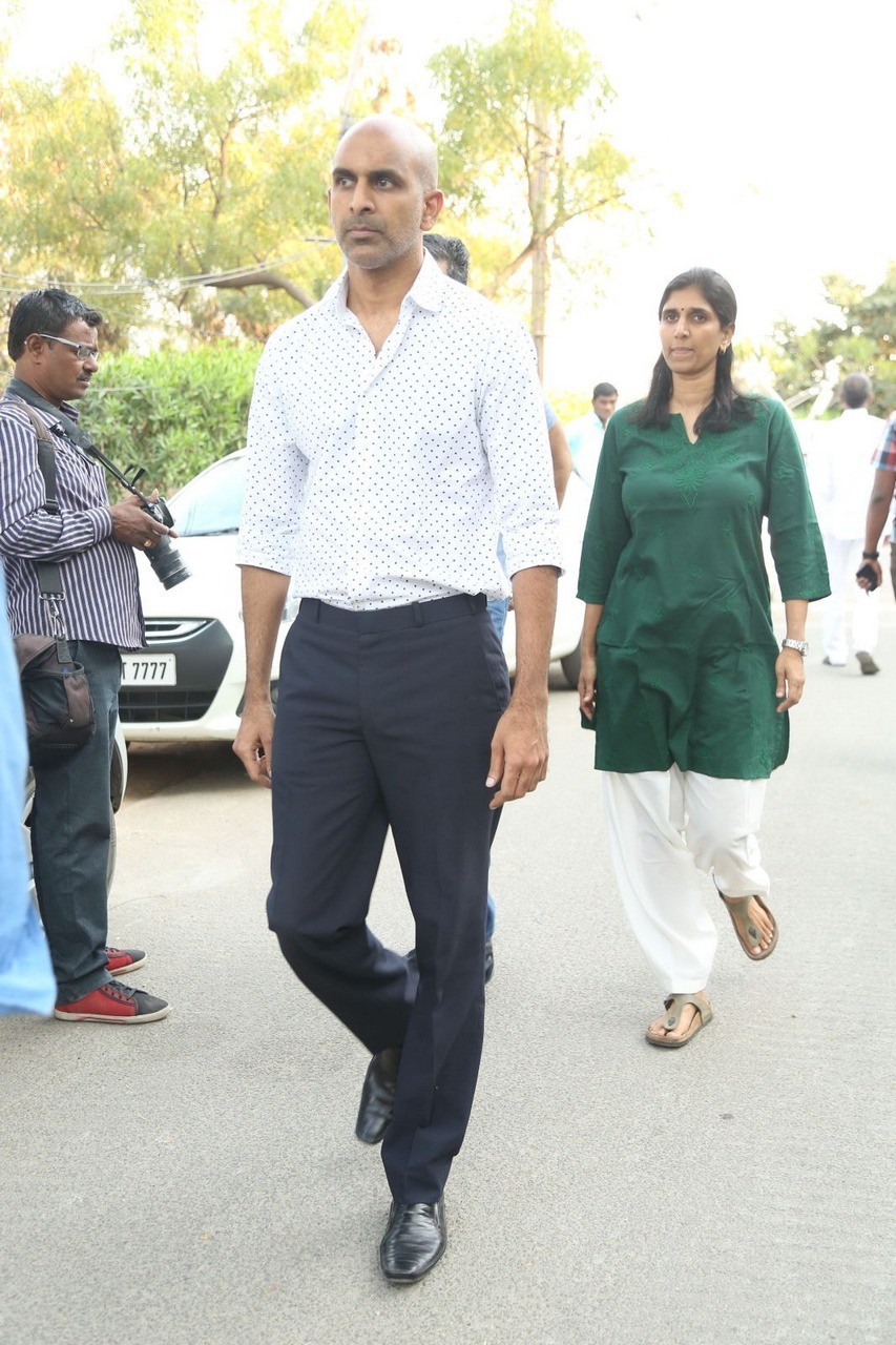 D Ramanaidu Condolences Photos 01 - 34 / 162 photos