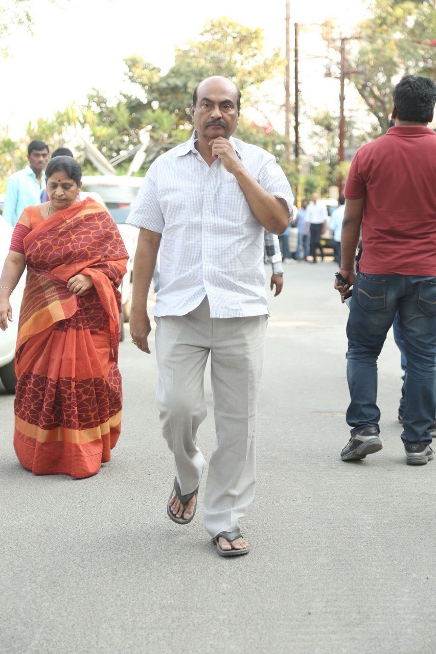 D Ramanaidu Condolences Photos 01 - 58 / 162 photos
