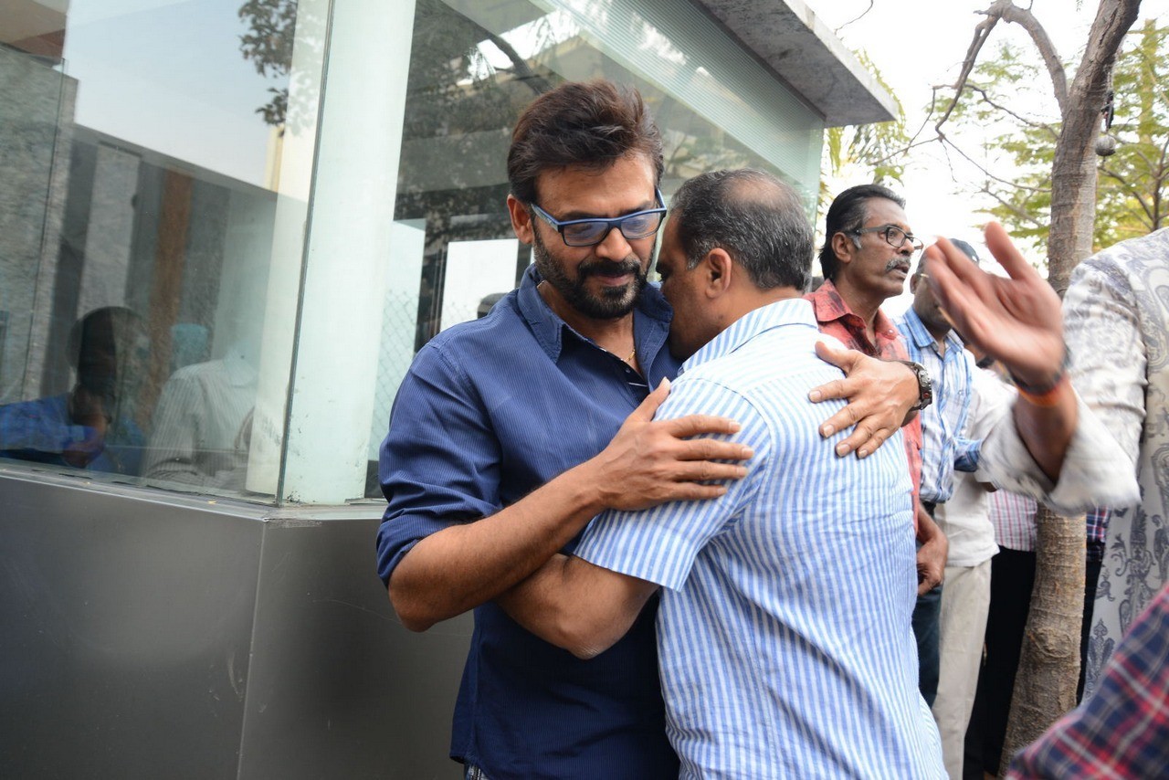 D Ramanaidu Condolences Photos 01 - 77 / 162 photos