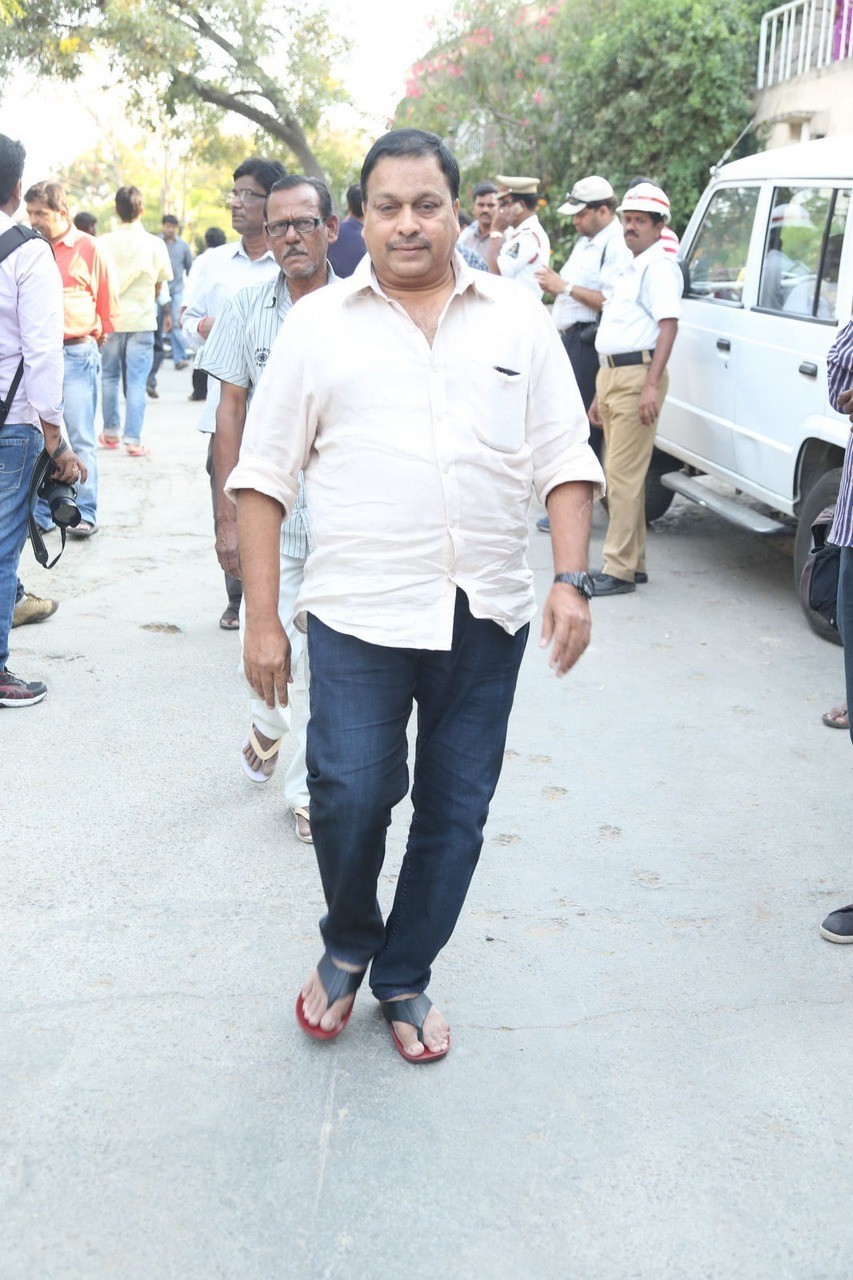 D Ramanaidu Condolences Photos 01 - 138 / 162 photos