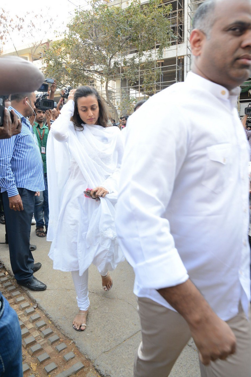 D Ramanaidu Condolences Photos 01 - 145 / 162 photos