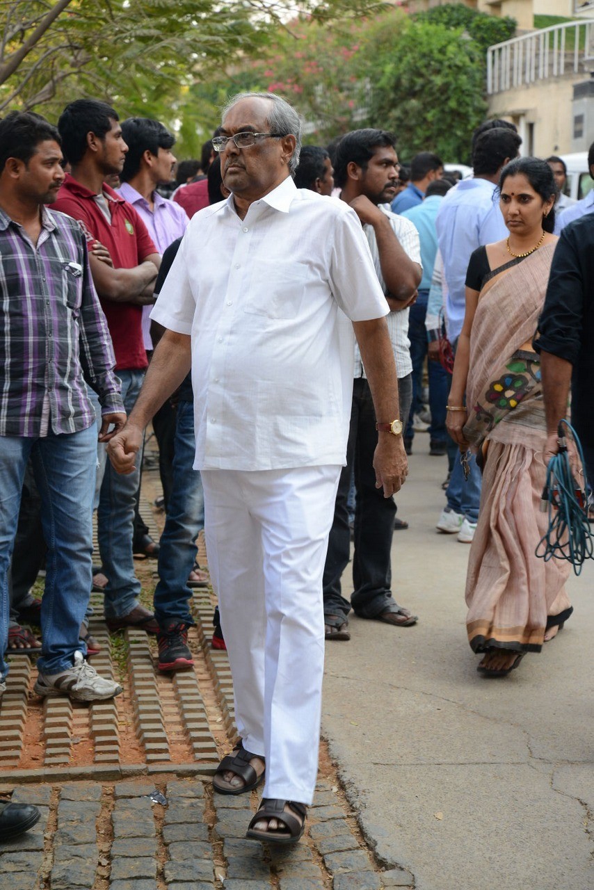 D Ramanaidu Condolences Photos 01 - 159 / 162 photos