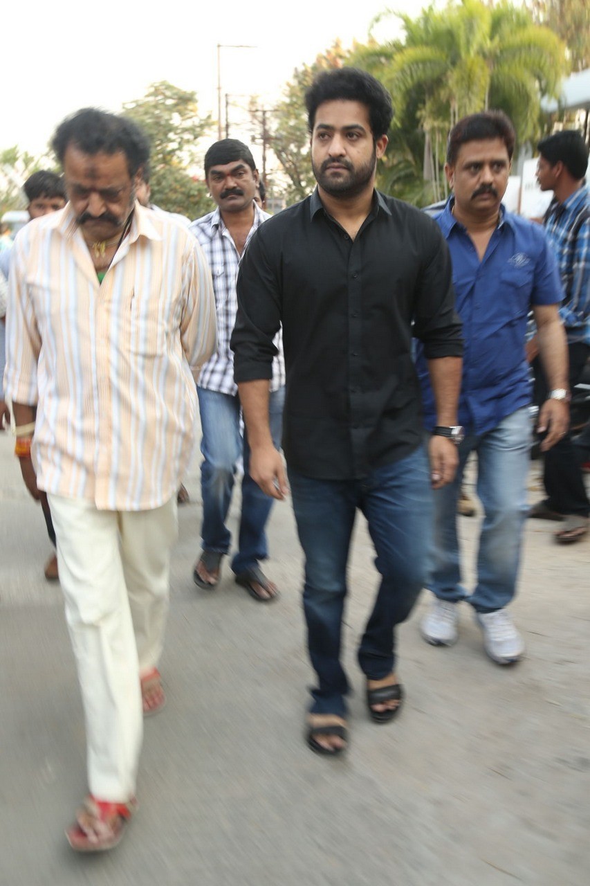 D Ramanaidu Condolences Photos 02 - 39 / 107 photos