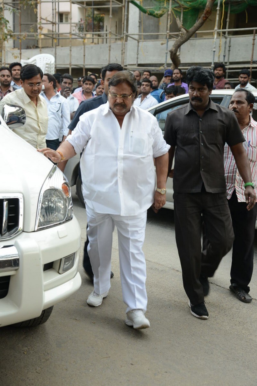 D Ramanaidu Condolences Photos 03 - 43 / 210 photos