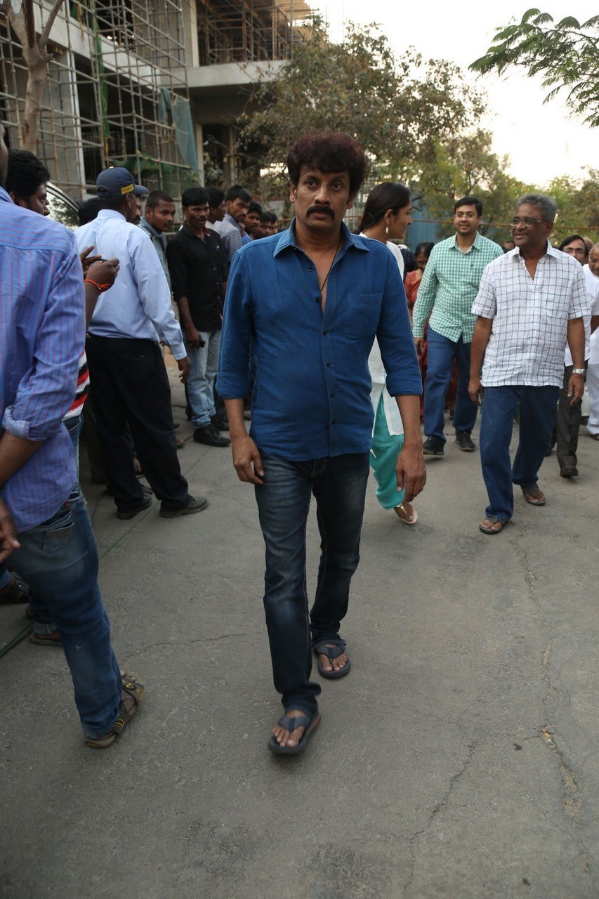 D Ramanaidu Condolences Photos 03 - 65 / 210 photos