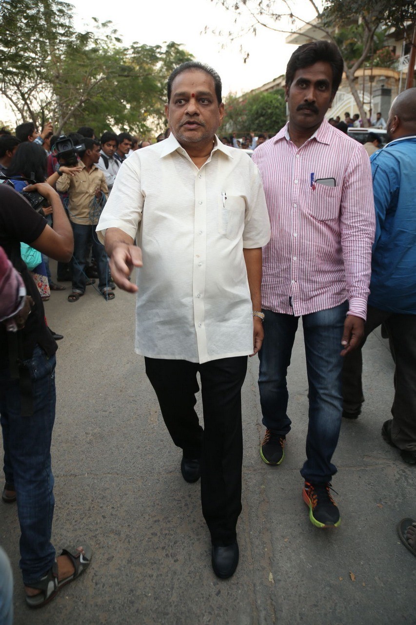 D Ramanaidu Condolences Photos 03 - 106 / 210 photos