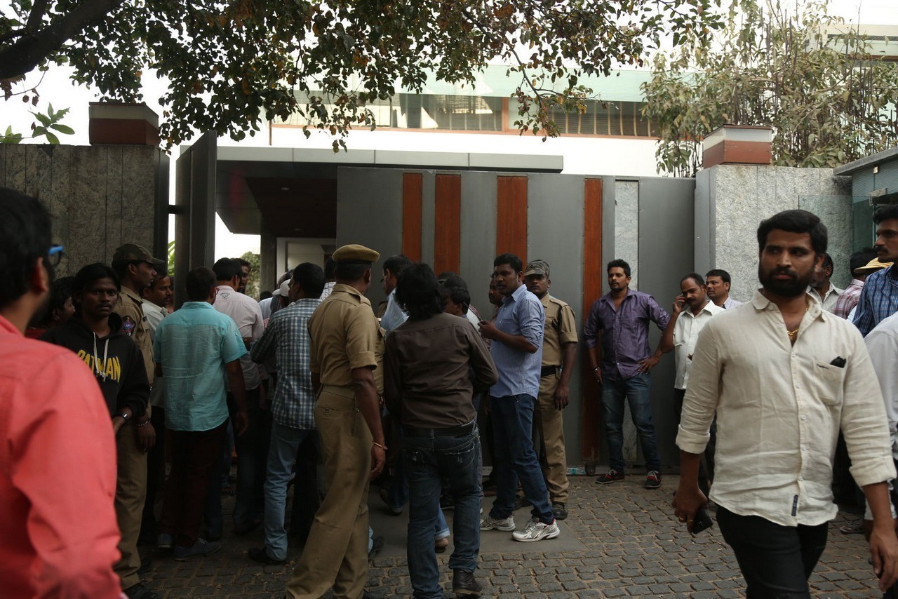 D Ramanaidu Condolences Photos 03 - 134 / 210 photos