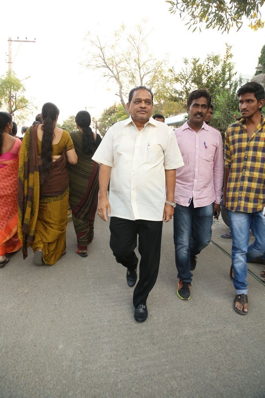 D Ramanaidu Condolences Photos 03 - 145 / 210 photos