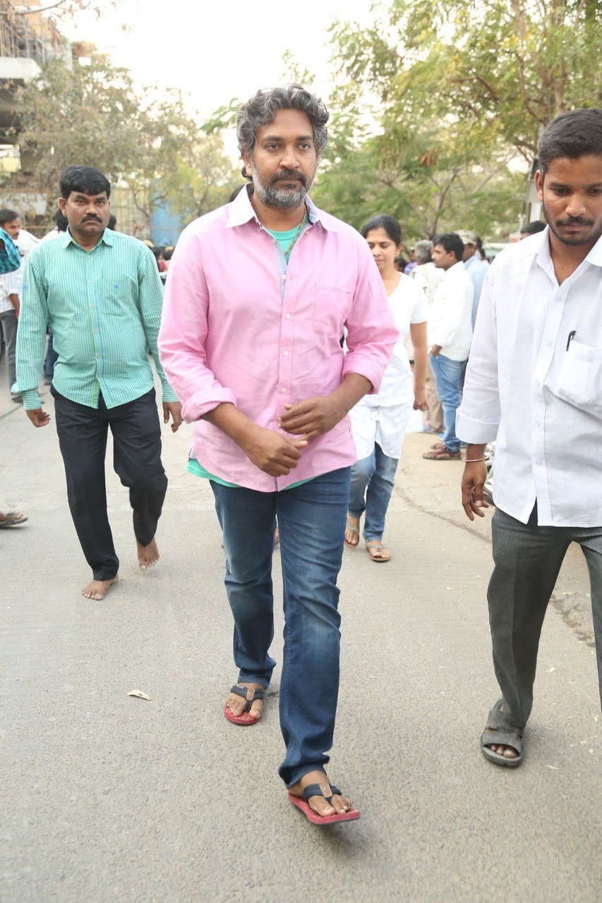 D Ramanaidu Condolences Photos 03 - 147 / 210 photos