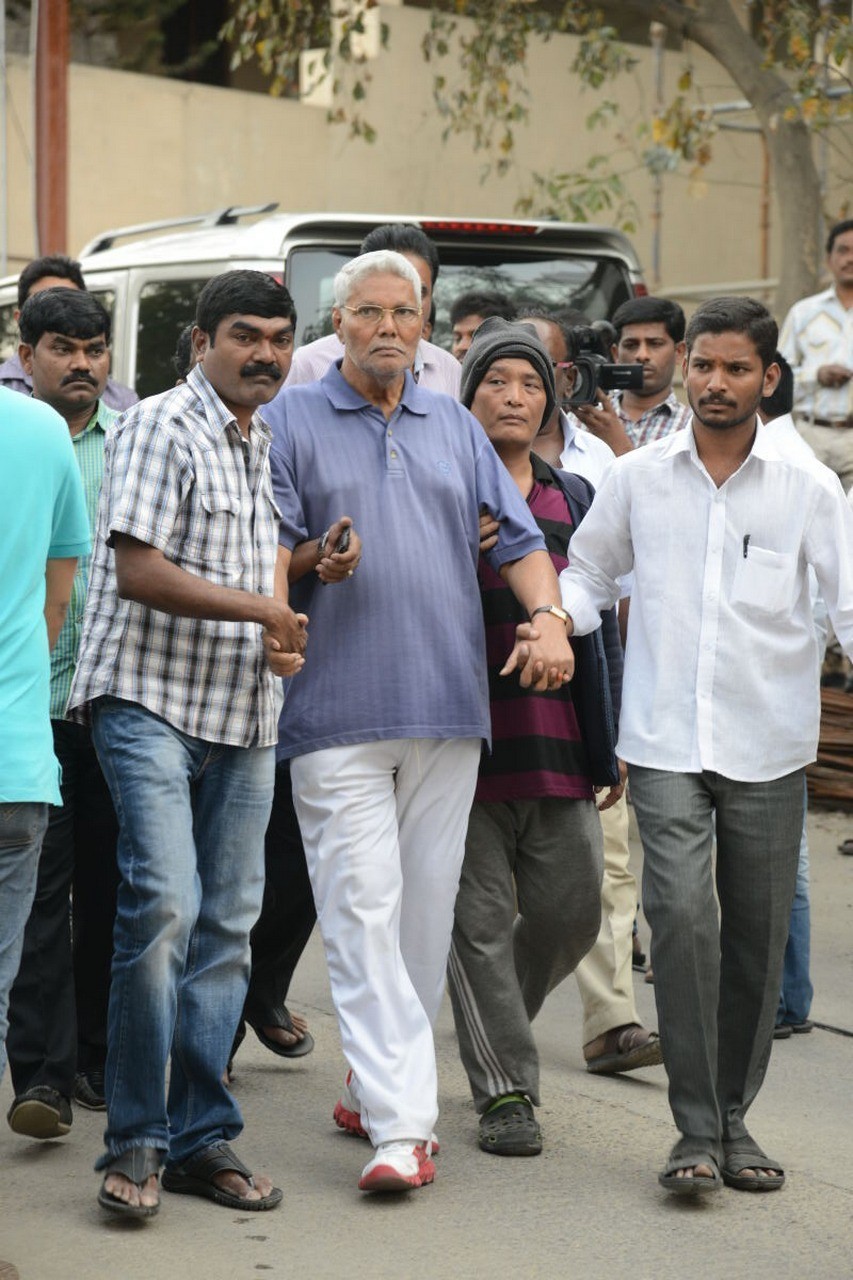 D Ramanaidu Condolences Photos 04 - 29 / 82 photos