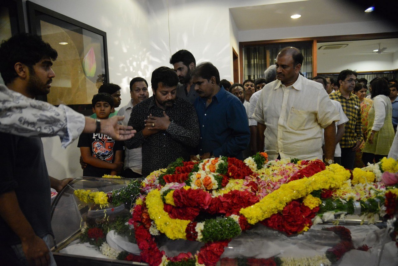 D Ramanaidu Condolences Photos 04 - 44 / 82 photos