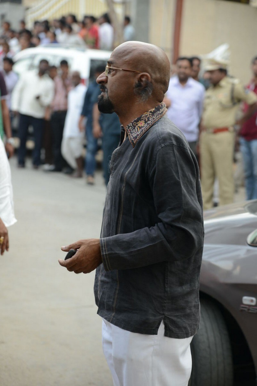 D Ramanaidu Condolences Photos 04 - 53 / 82 photos