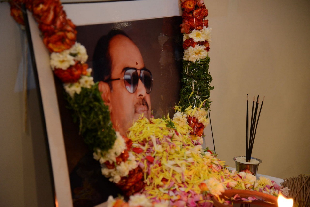 D Ramanaidu Condolences Photos 04 - 55 / 82 photos