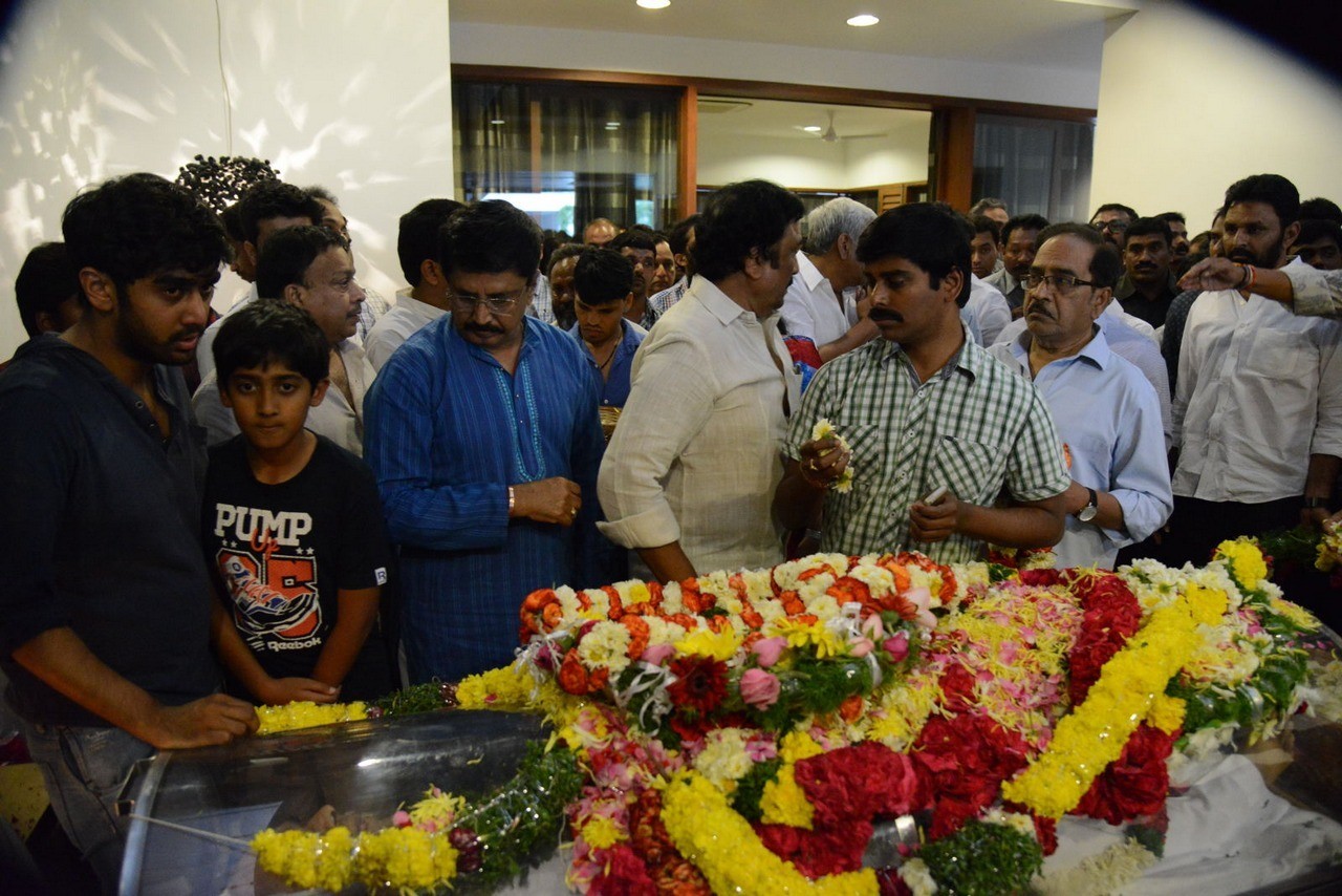 D Ramanaidu Condolences Photos 04 - 67 / 82 photos