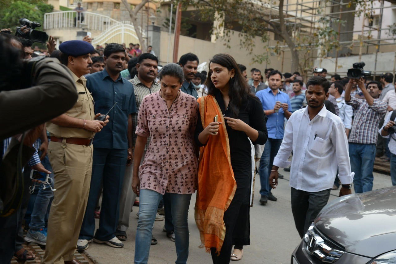 D Ramanaidu Condolences Photos 04 - 76 / 82 photos