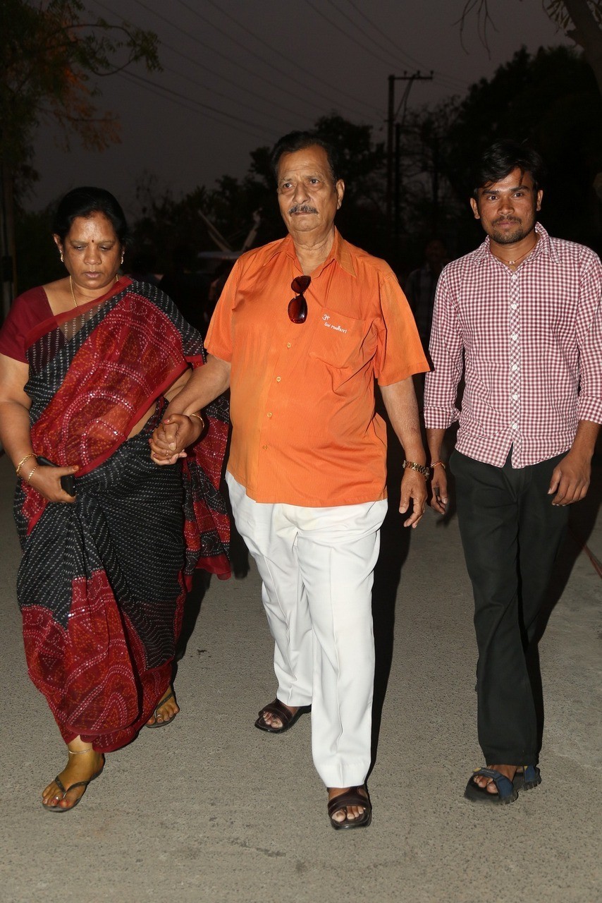 D Ramanaidu Condolences Photos 05 - 15 / 164 photos