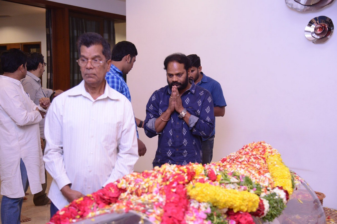 D Ramanaidu Condolences Photos 05 - 35 / 164 photos