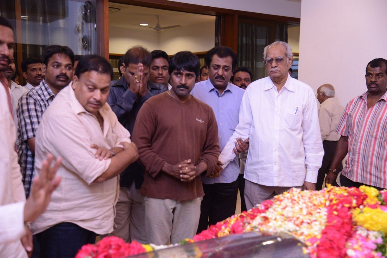 D Ramanaidu Condolences Photos 05 - 38 / 164 photos