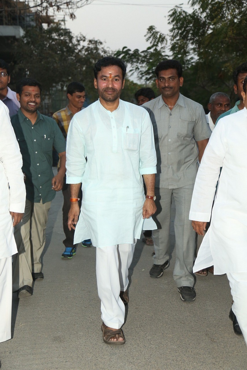 D Ramanaidu Condolences Photos 05 - 47 / 164 photos