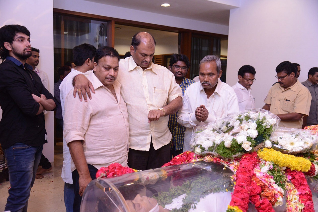D Ramanaidu Condolences Photos 05 - 49 / 164 photos