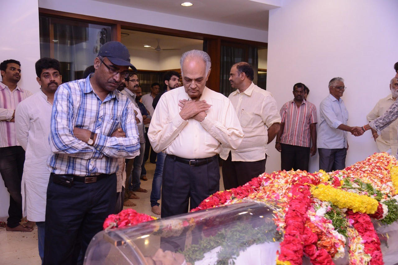 D Ramanaidu Condolences Photos 05 - 59 / 164 photos
