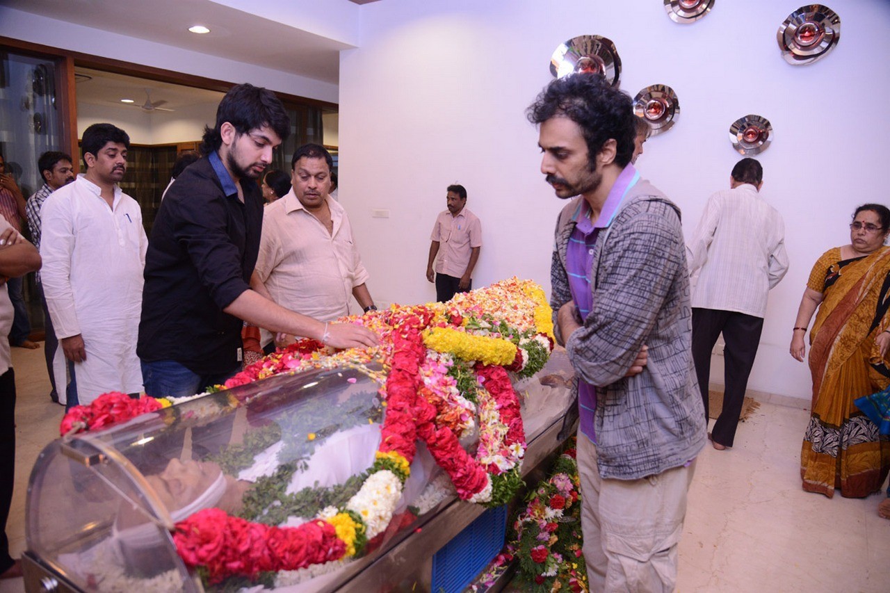 D Ramanaidu Condolences Photos 05 - 65 / 164 photos