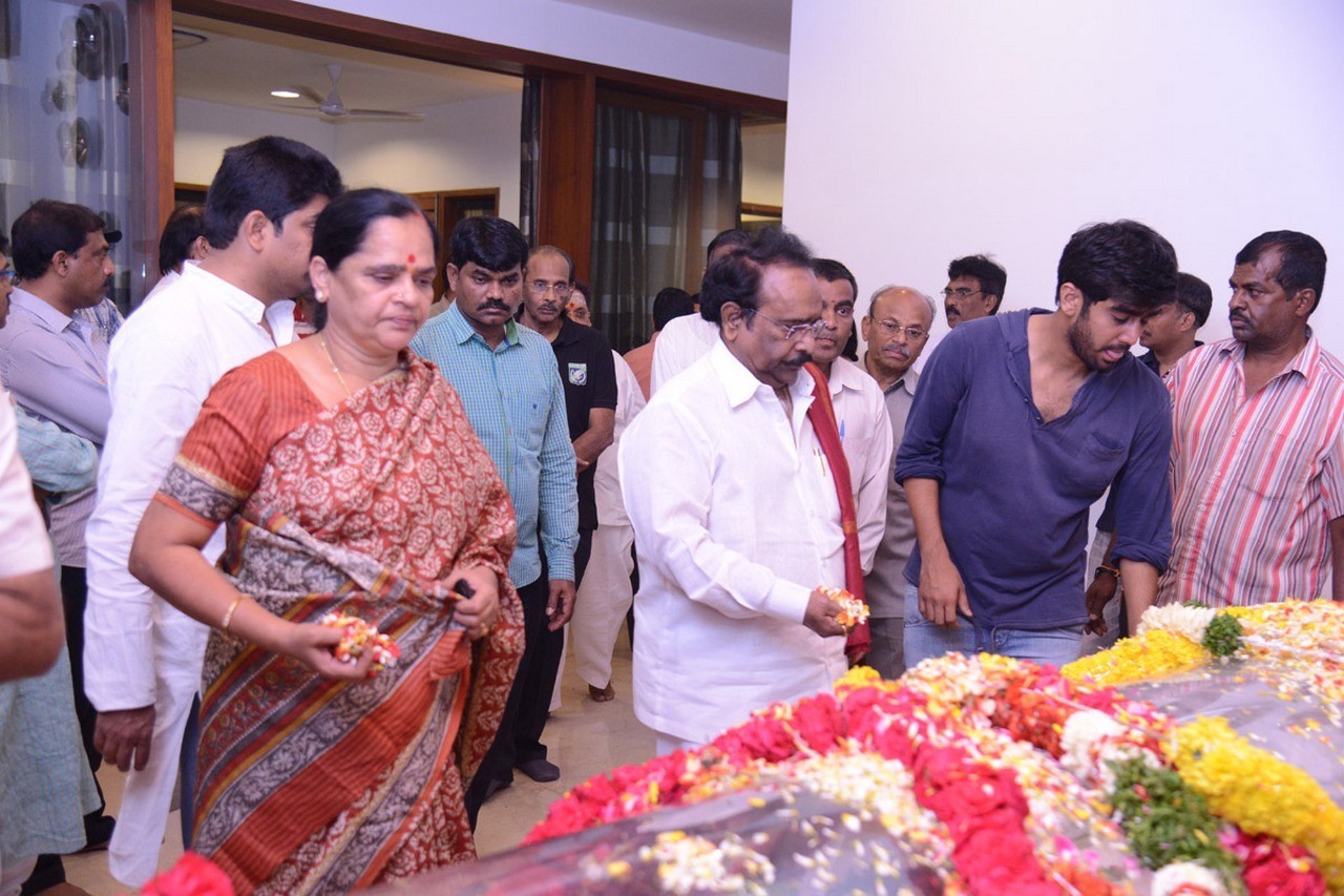 D Ramanaidu Condolences Photos 05 - 67 / 164 photos