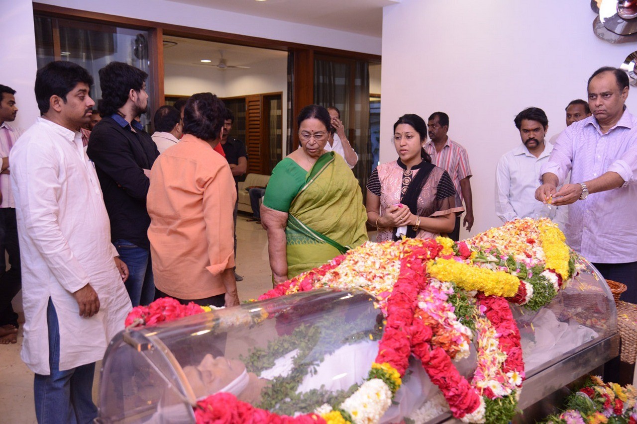 D Ramanaidu Condolences Photos 05 - 68 / 164 photos