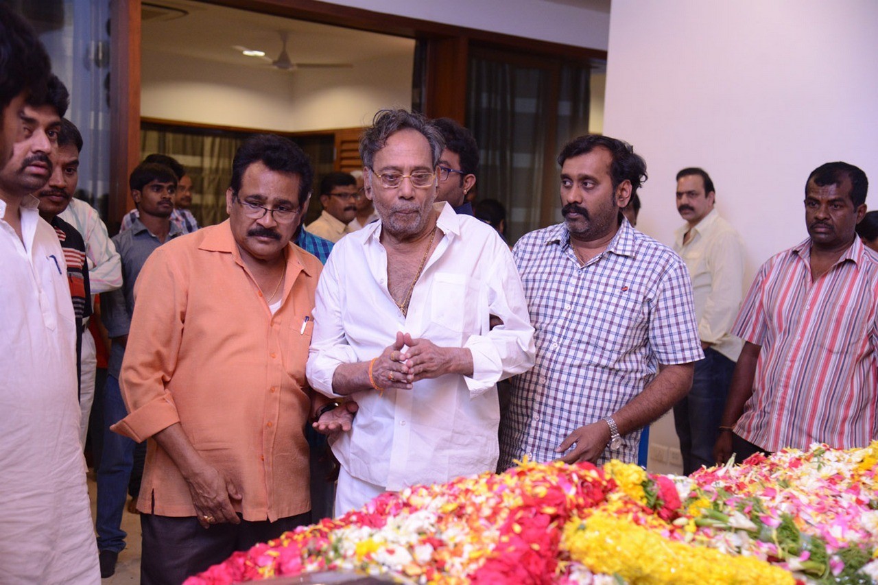 D Ramanaidu Condolences Photos 05 - 73 / 164 photos