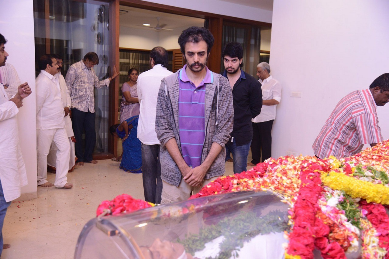 D Ramanaidu Condolences Photos 05 - 78 / 164 photos