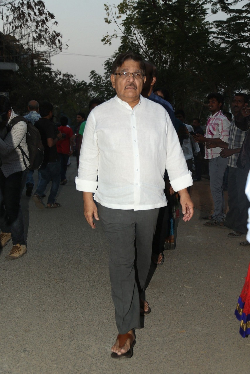 D Ramanaidu Condolences Photos 05 - 81 / 164 photos