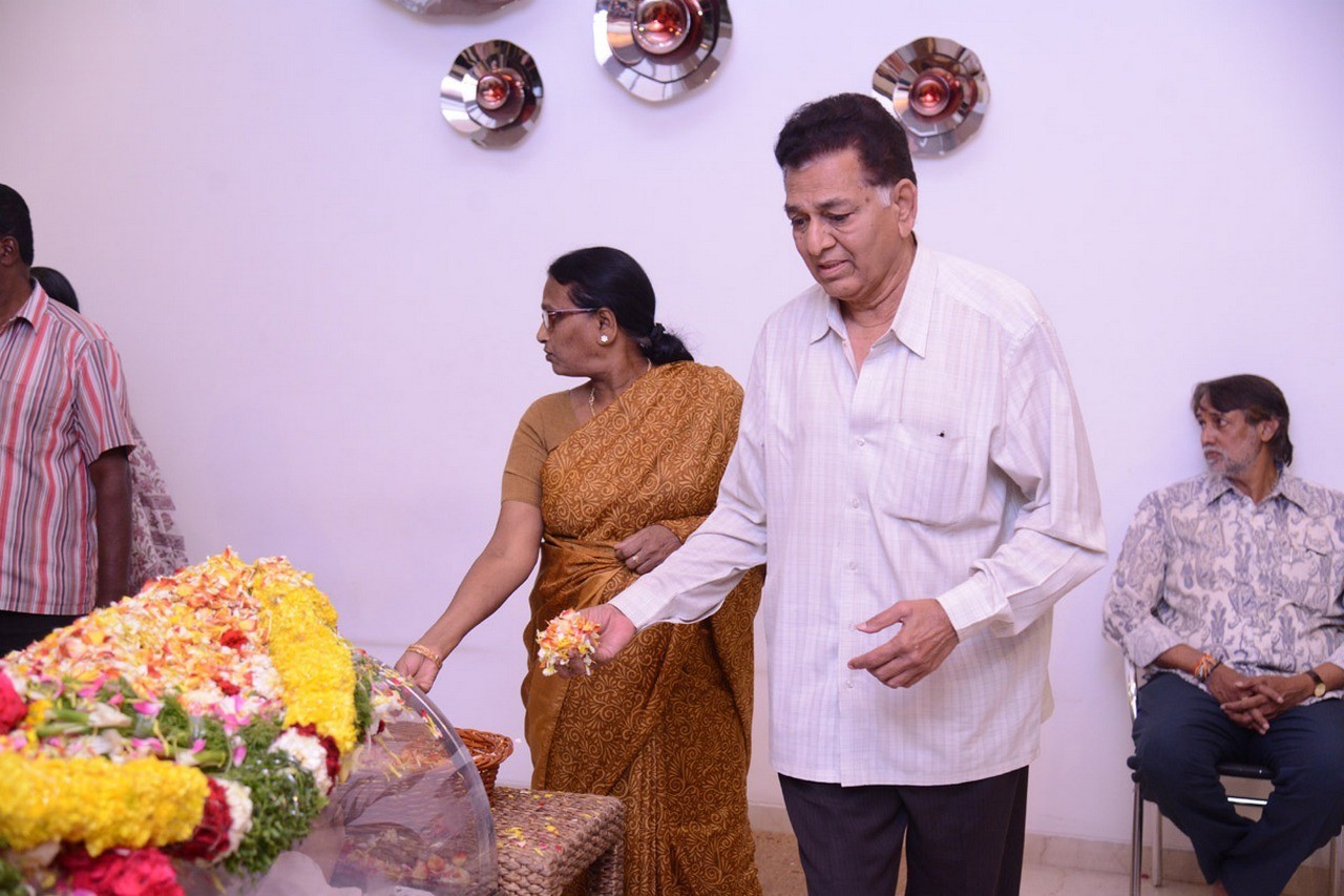 D Ramanaidu Condolences Photos 05 - 87 / 164 photos