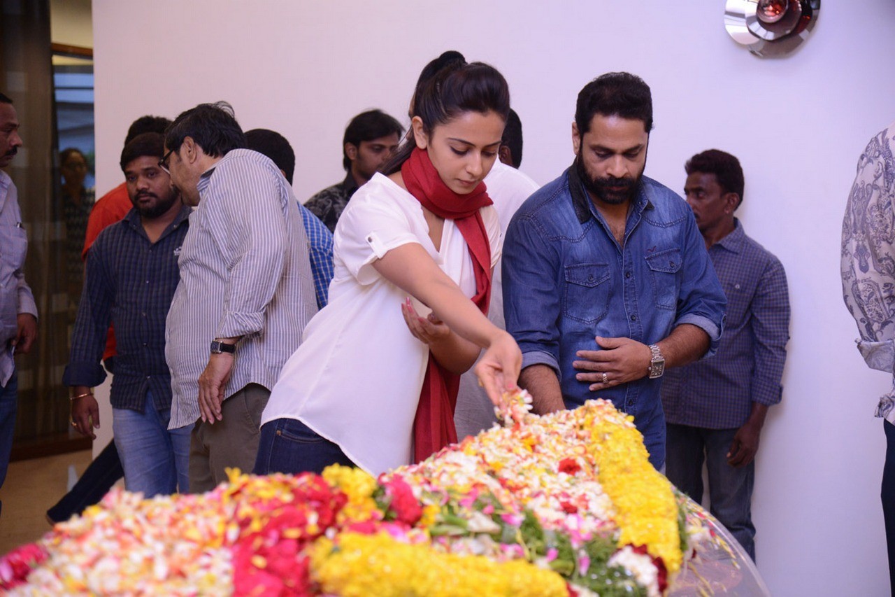 D Ramanaidu Condolences Photos 05 - 103 / 164 photos