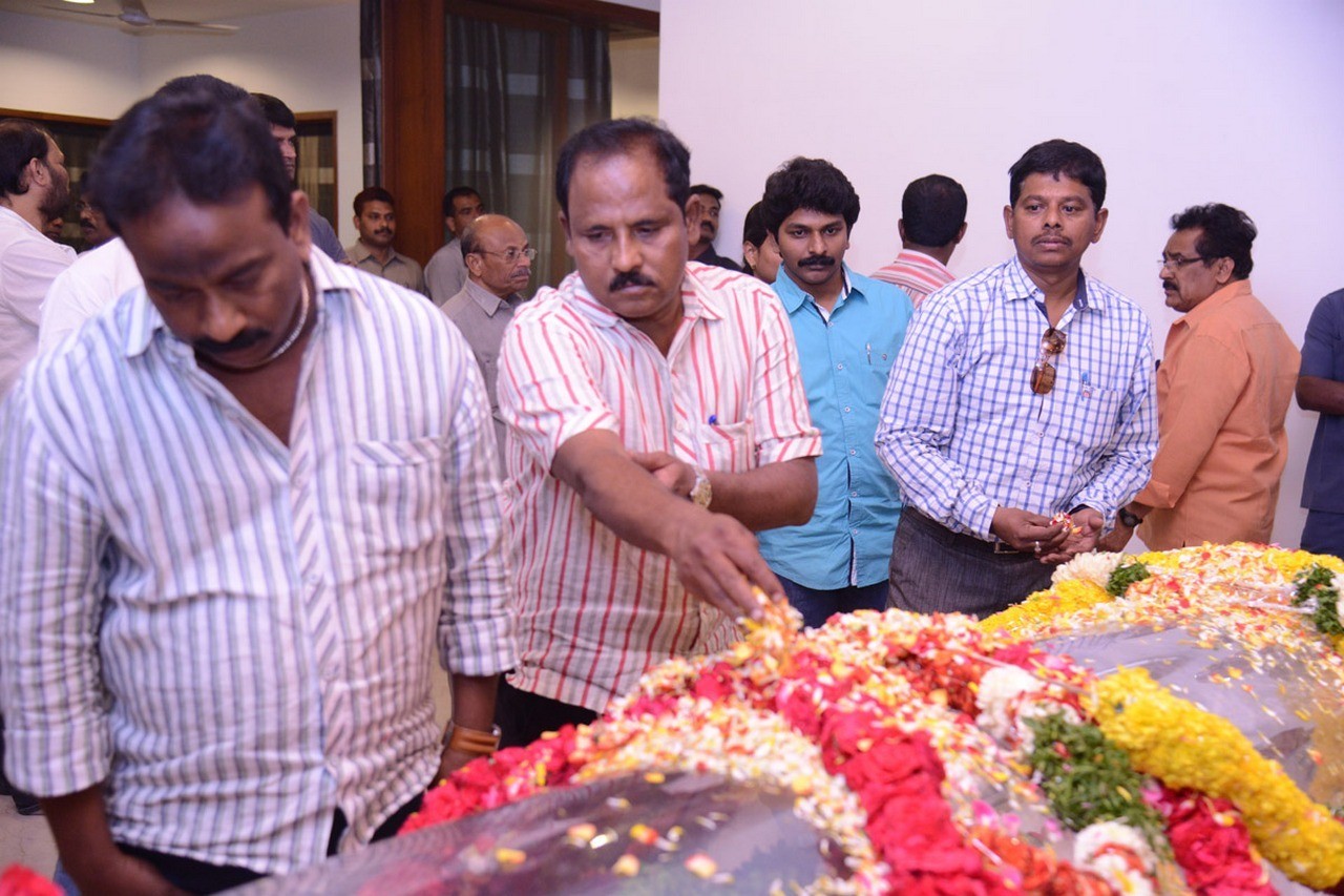 D Ramanaidu Condolences Photos 05 - 104 / 164 photos
