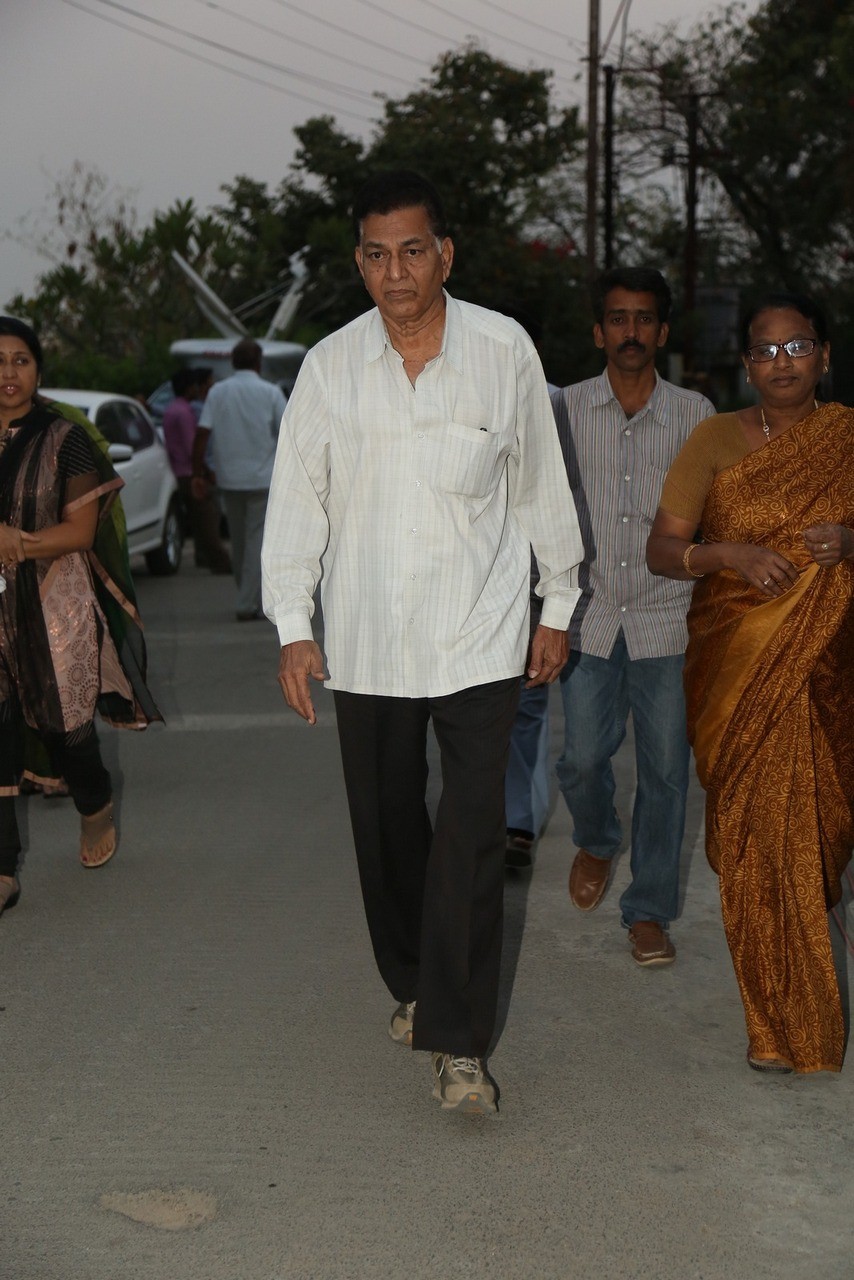 D Ramanaidu Condolences Photos 05 - 118 / 164 photos